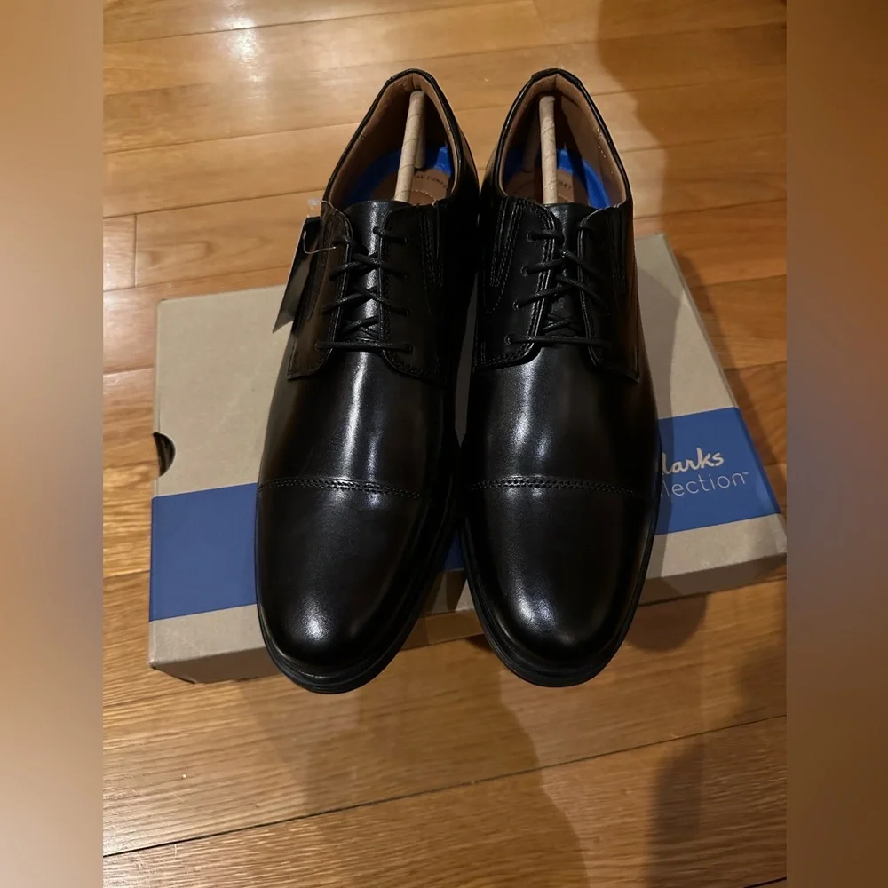 CLARKS men’s Whiddon Cap Toe Black Leather Oxford Dress Shoe
